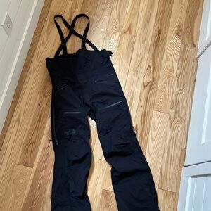 North Face dragline black women’s waterproof bibs size M